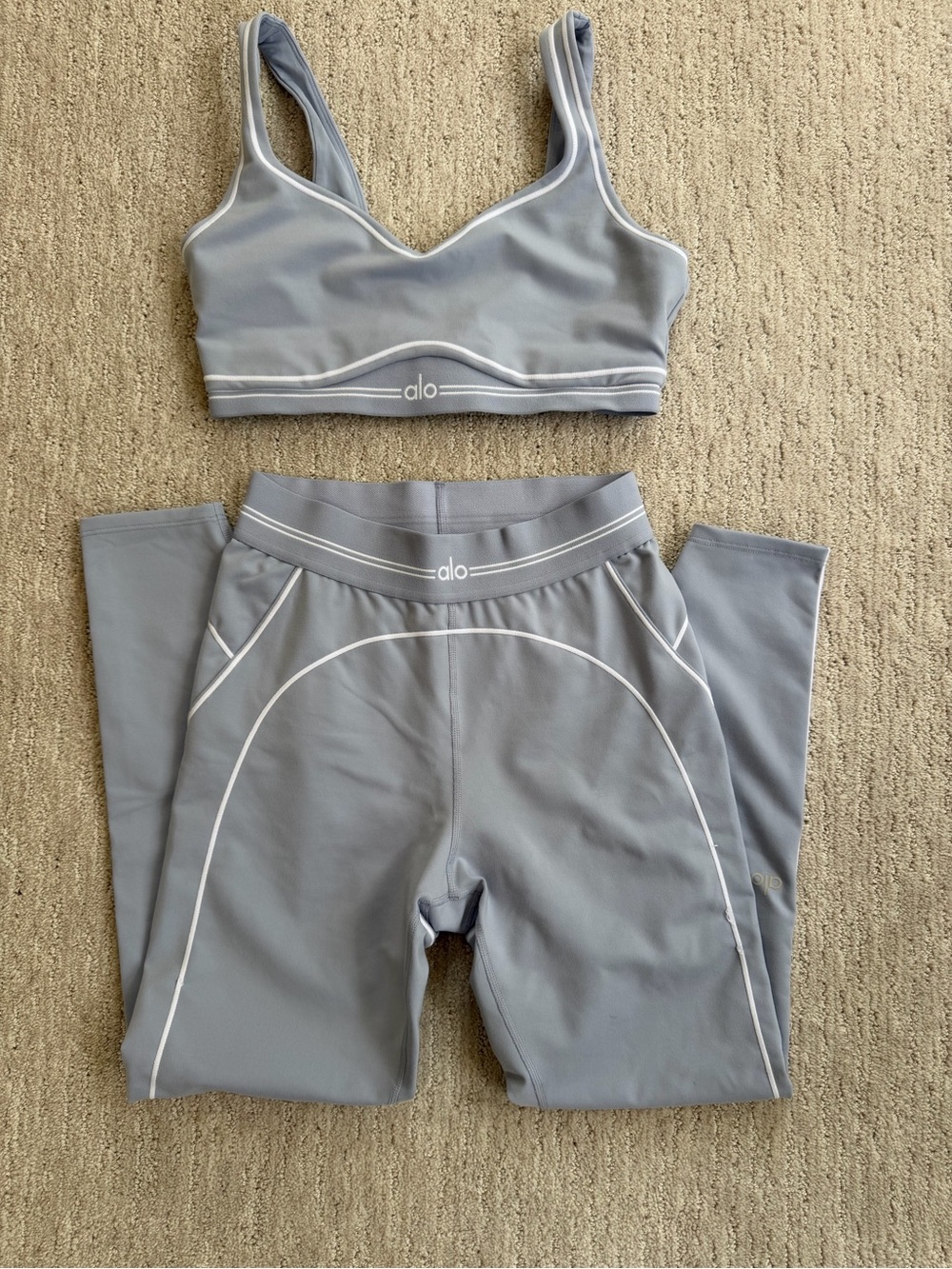 ALO Yoga Light Gray High-Rise Legging Set with White Piping